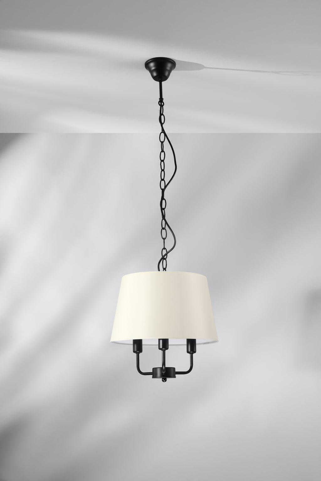 Pasteri lampa wisząca czarny matowy 3x40W E14 abażur beżowy