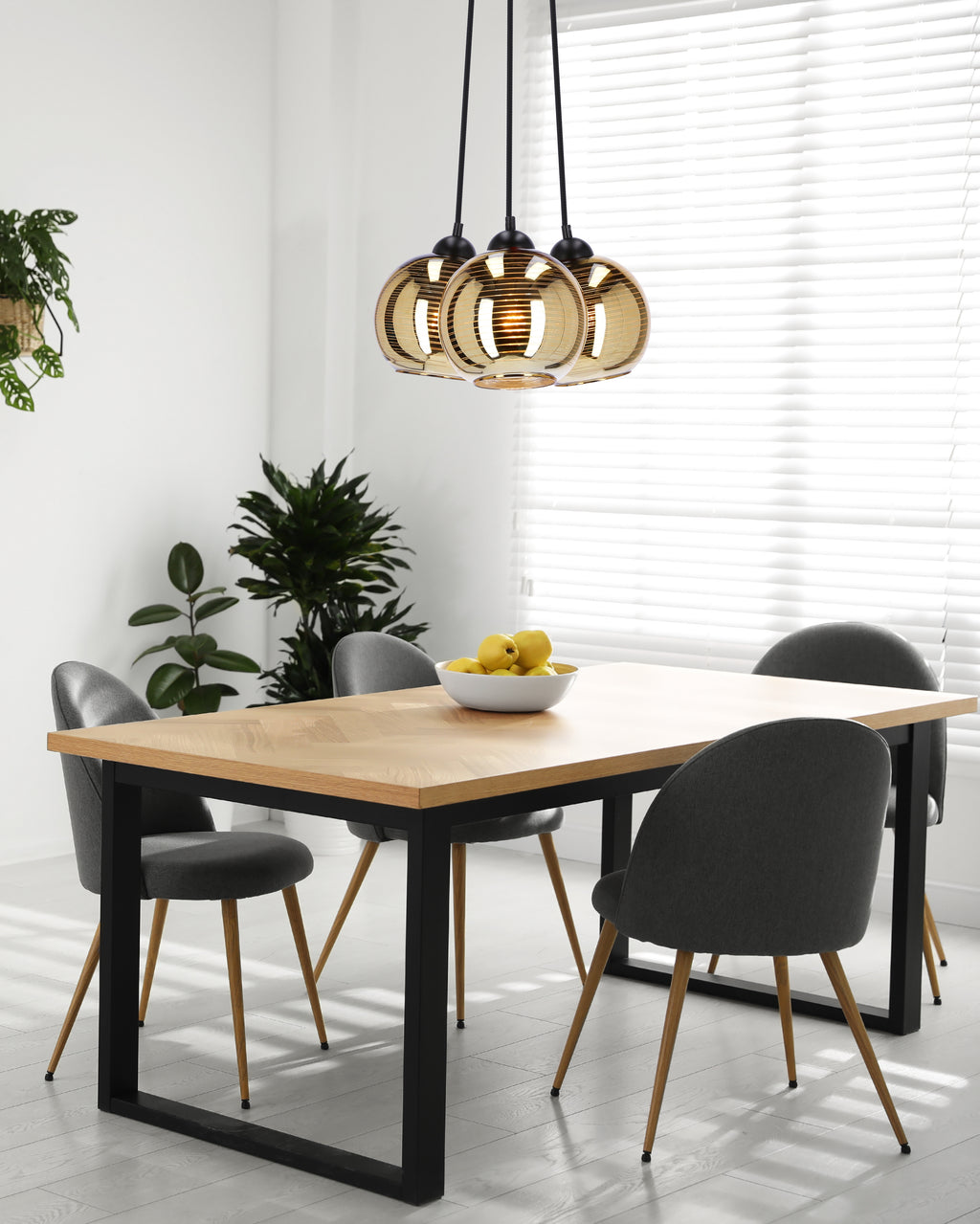 Trio lampa wisząca czarny 3x60W E27 klosz złoty